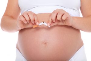 shutterstock 84175849 300x200 - Fumar durante el embarazo puede provocar bronquiolitis