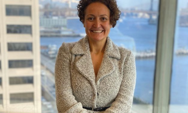 Ana Céspedes recibe «La Encina de Oro» por parte la Asociación cultural La Coscoja de Barrax