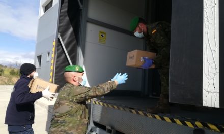 La Fundación Cofares dona 6.000 geles de baño a las Fuerzas Armadas en la lucha contra el coronavirus