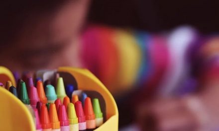 Neuraxpharm lanza ‘Cuarentena con TEA’, un servicio para las familias de niños con autismo