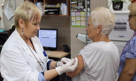 Pacientes, AEMPS y el Ministerio de Sanidad destacan la importancia de vacunarse contra la gripe