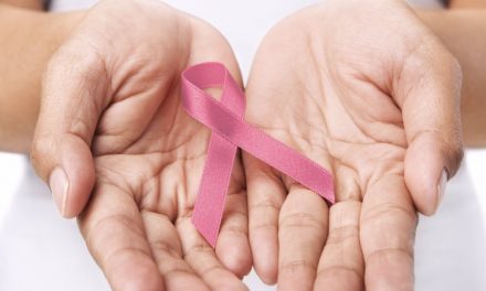 La AECC anima a la sociedad a ‘sacar pecho’ contra el cáncer de mama