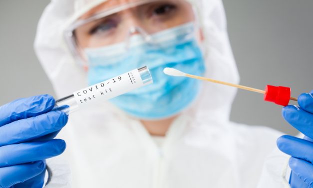 Los profesionales sanitarios y sus familias representan 1 de cada 6 casos de hospitalizados por COVID-19