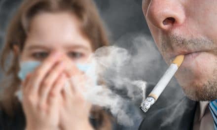 La AECC lamenta que el 90% de las personas fumen delante de menores, exponiéndoles a desarrollar cáncer en el futuro