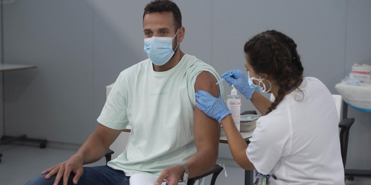 Por qué no debe omitirse la segunda dosis de la vacuna COVID-19