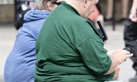 Los científicos afirman que comer en exceso no es la causa principal de la obesidad