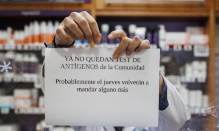 Sanidad prepara autorizaciones temporales de más test de antígenos ante la falta de ‘stock’