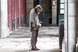 persona sin hogar - Un programa de viviendas para personas enfermas sin hogar logra ahorrar al año más de 34.000 al SNS por paciente