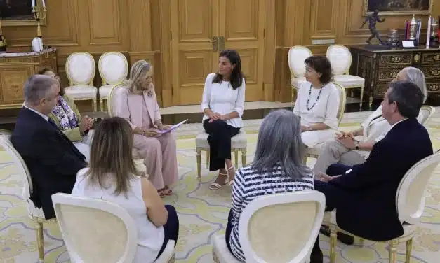 La Reina Letizia recibe en audiencia a representantes de la Asociación Española de Esclerosis Lateral Amiotrófica