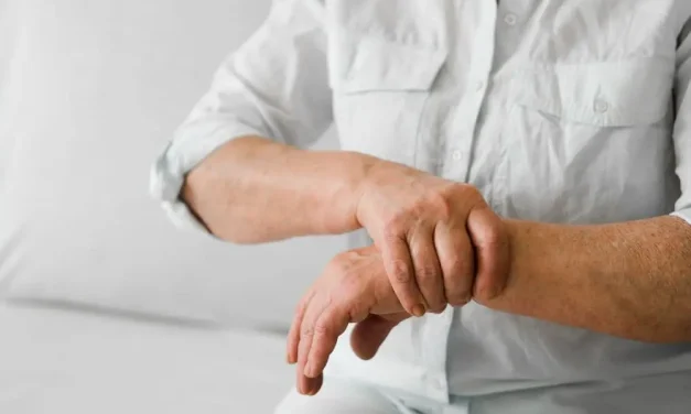 El dolor óseo en hombres mayores es una «señal silenciosa» de cáncer de próstata metastásico
